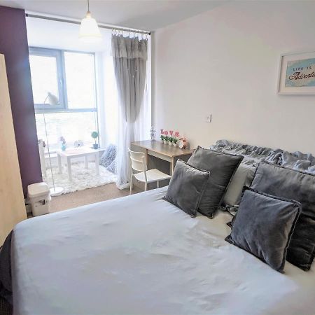 Large 3 Bedrooms In Liverpool City Centre, Free Parking Εξωτερικό φωτογραφία