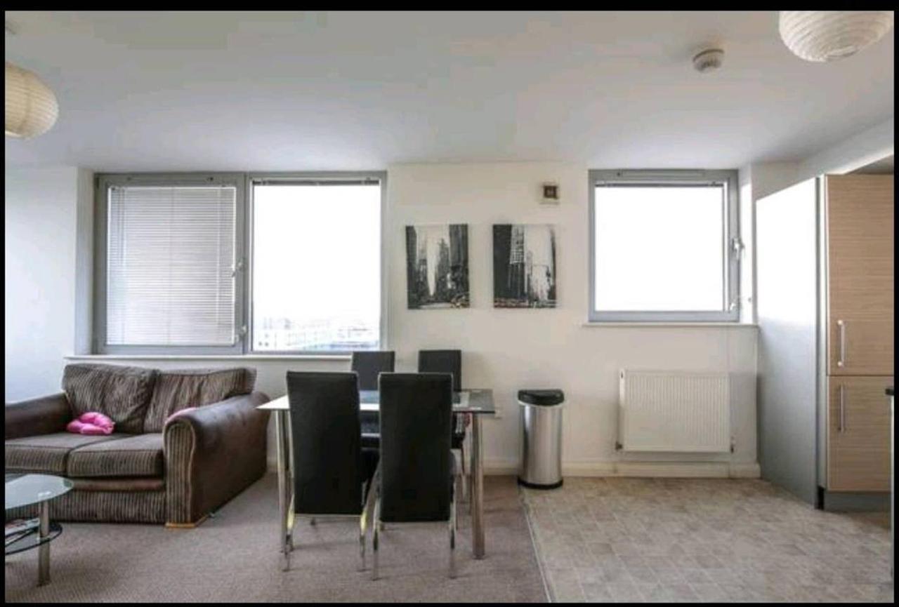 Large 3 Bedrooms In Liverpool City Centre, Free Parking Εξωτερικό φωτογραφία