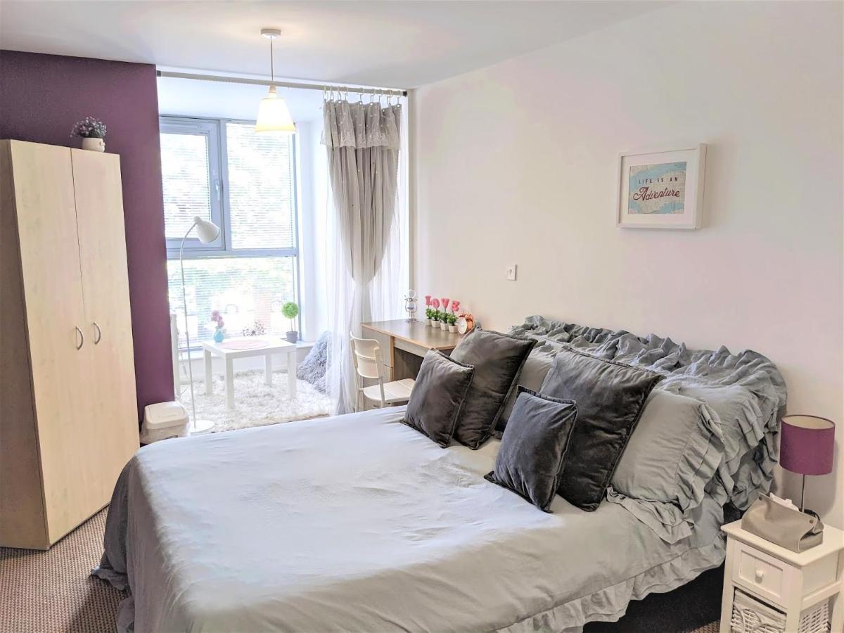 Large 3 Bedrooms In Liverpool City Centre, Free Parking Εξωτερικό φωτογραφία